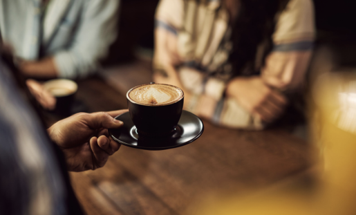 Cafeaua de specialitate e un drum cu sens unic. Cum s-au îndrăgostit românii de un produs de nișă