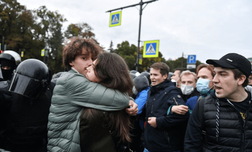 Proteste și fuga rușilor de mobilizarea lui Putin, noi referendumuri de alipire la Rusia și întrecerea energetică din Europa